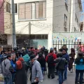 Delegados de las federaciones afiliadas a la COB llegan al ampliado de emergencia