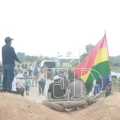 Bloqueo en San Julián perjudica a pasajeros, vehículos y productos