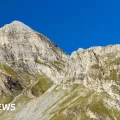 La mujer había estado haciendo senderismo en los Pirineos en la región de Huesca, España.