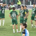 Los jugadores de Oriente no encuentran la explicación luego de la derrota sufrida ante Blooming en el clásico cruceño.