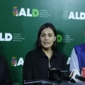 La presidenta de la ALD, María René Álvarez, en conferencia de prensa