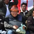 Mario Argollo (centro) es el principal dirigente de la COB.