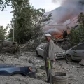 Humo y fuego en Kiev, Ucrania