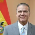 Ernesto Justiniano asume como nuevo ministro de Defensa.