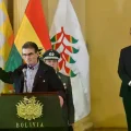El presidente Paz junto a su nuevo ministro de Defensa.
