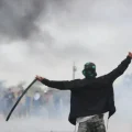 Enfrentamientos entre bloqueadores y policías en San Julián