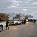 Operativo policial y militar en San Julián para desbloquear la ruta Santa Cruz - Beni.