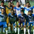 Plantel de GV San José en la previa de un su anterior partido en Oruro.