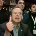 El expresidente y líder de Libre en rueda de prensa.