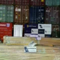 Cargamento de madera decomisado en el aeropuerto de Viru Viru, Santa Cruz.