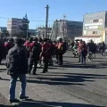 Uno de los puntos de bloqueo en la carretera entre La Paz y Copacabana.