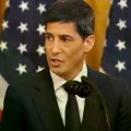 Kevin Warsh, presidente de la Reserva Federal, habla en su toma de posesión en la Sala Este de la Casa Blanca, el viernes 22 de mayo de 2026 en Washington.