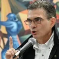 / PAÍS