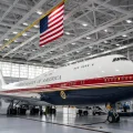 Donald Trump recorre el avión VC-25B, regalo de Qatar.